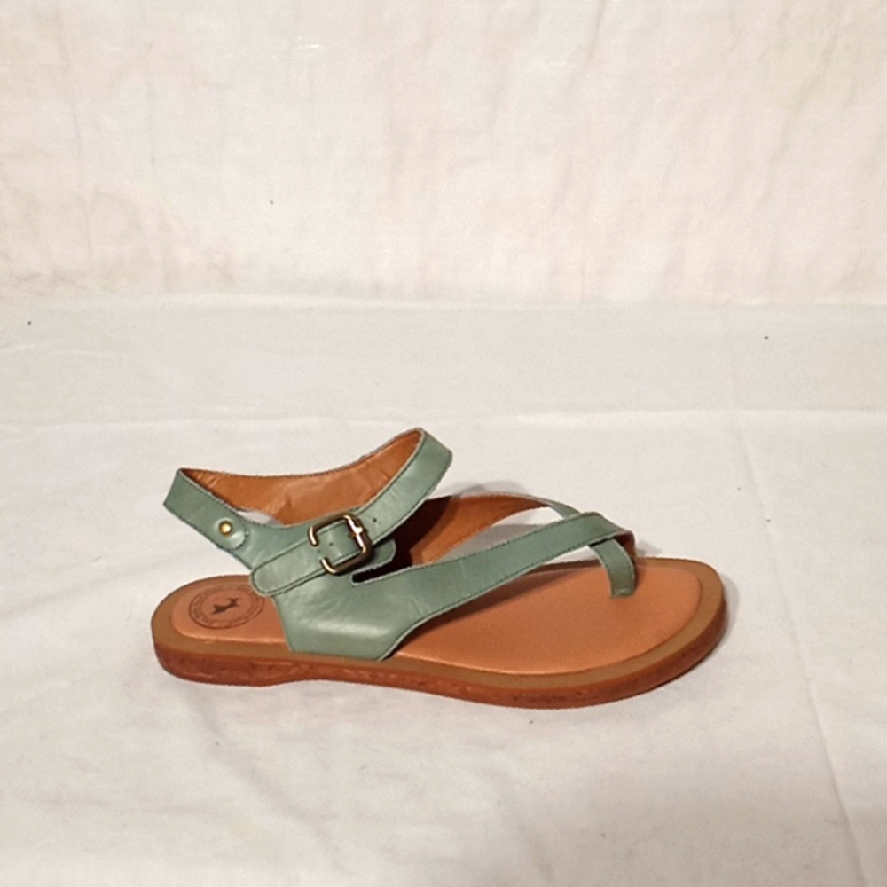 Final Sale - GEE'WAWA Handmade Green Leather Sandals, size 7